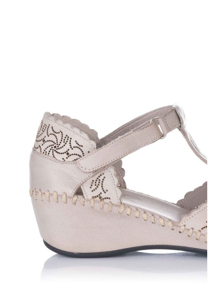 Comprar Sandalia calada con cuña - Piel | Club del Zapato