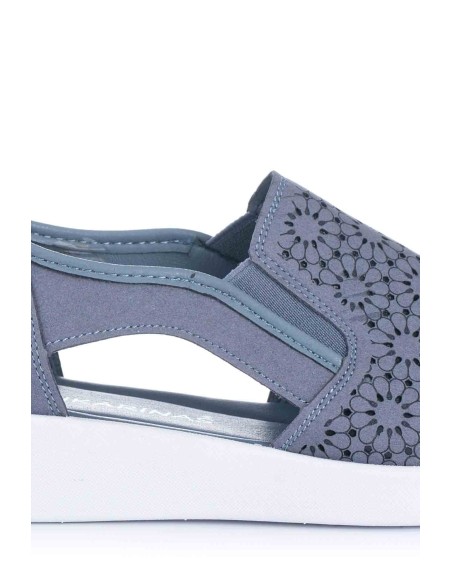 Sandalias ligeras con cuña