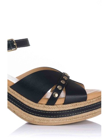 Sandalia de piel - Tachas