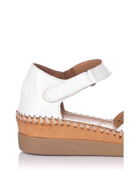 Comprar Sandalia calada con cuña - Piel | Club del Zapato