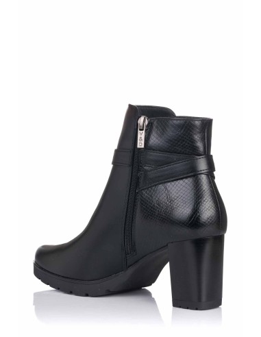 Botas de tornozelo com saltos