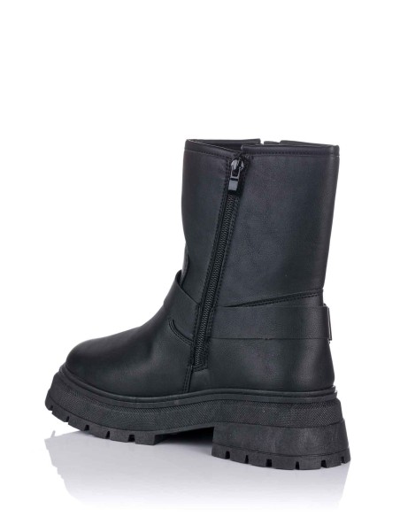 Bota de ciclista com fivela