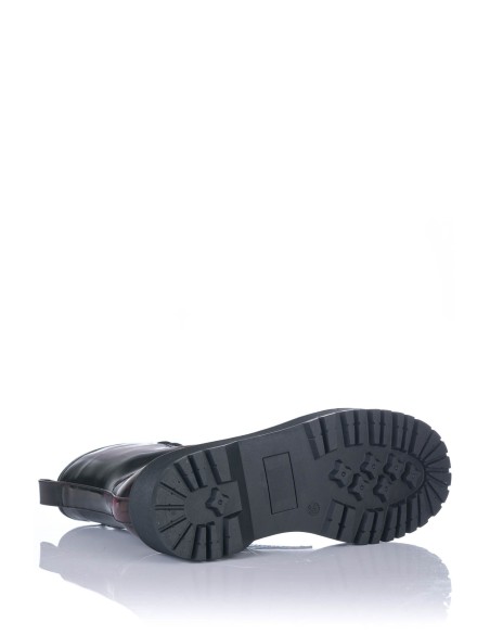 Bota militar com plataforma